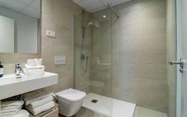 LME13.3A- Modern and luxury flat close to port