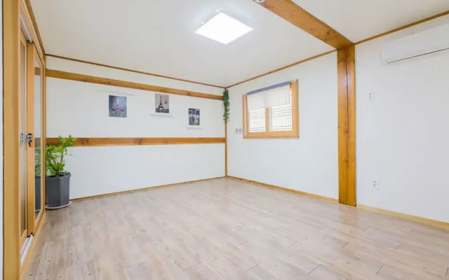 Gyeongju West Namsan Hanok Pension