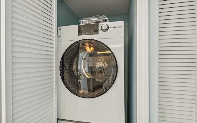 Sandpiper Cove 8112 Studio Bedroom Condo by RedAwning