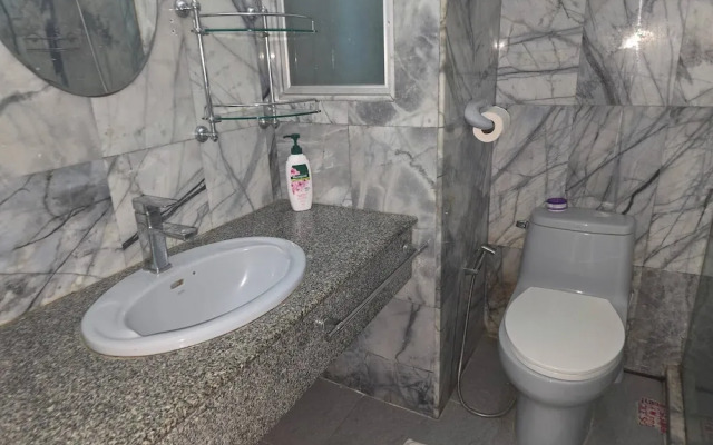 Large Apartment 401 jhr