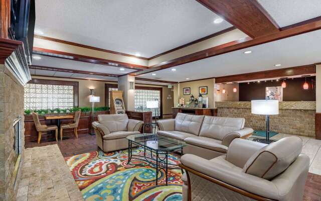 Quality Suites Addison - Dallas