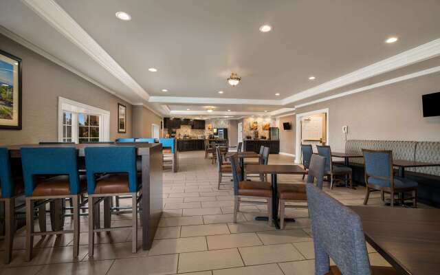 Comfort Inn & Suites Plattsburgh - Morrisonville