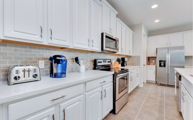 Phenomenal 8B 1810s Villa with Pool, Spa & Movie Theater