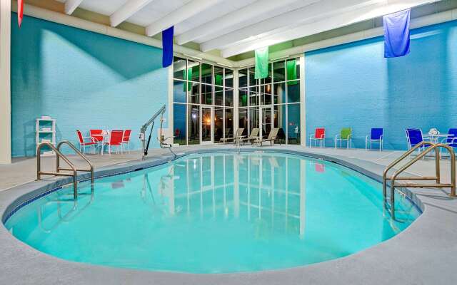 Travelodge by Wyndham Iowa City