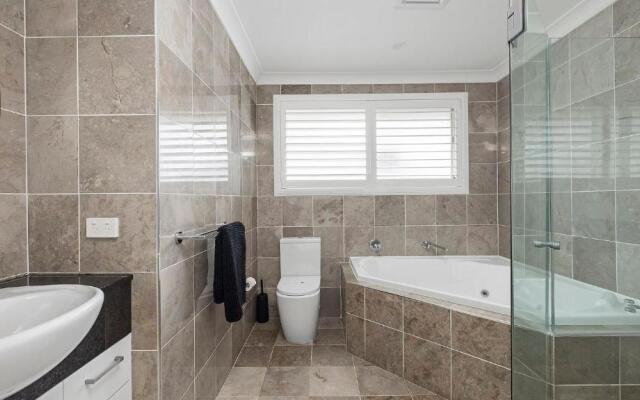 Absolute Waterfront @ Anna Bay