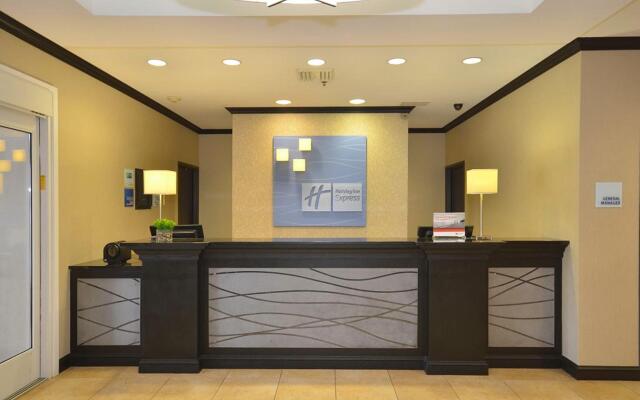 Holiday Inn Express & Suites Farmington by IHG