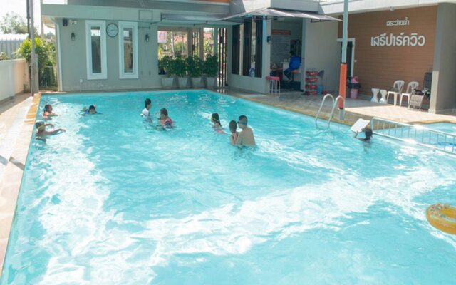 Seree Grand Resort