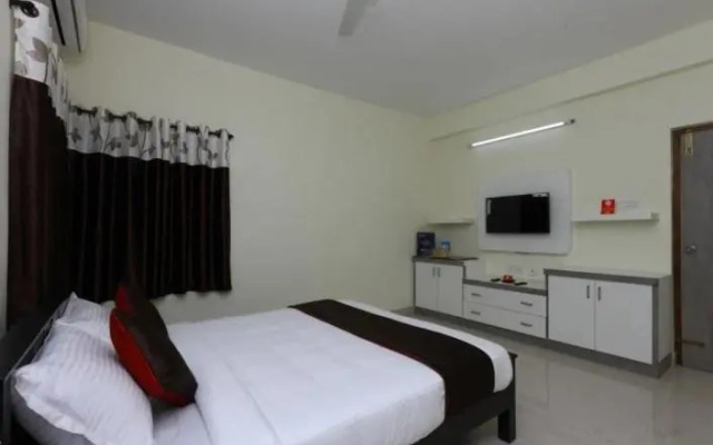 The Posh Residency, Ecr