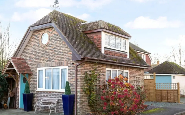 Stylish Cosy Annexe in Pretty Sailing Village