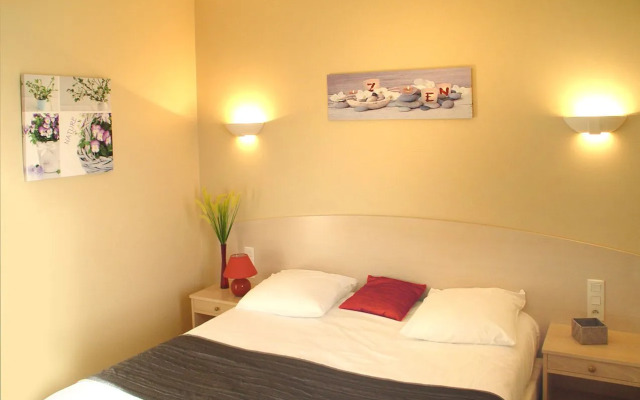 Hôtel Les Demoiselles