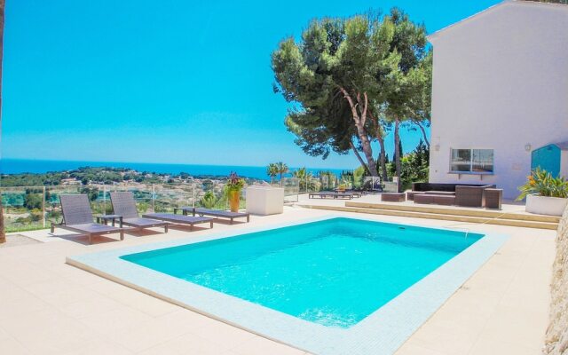 Amigos - holiday home with private swimming pool in Moraira
