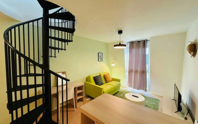 We Live In R - Duplex 504