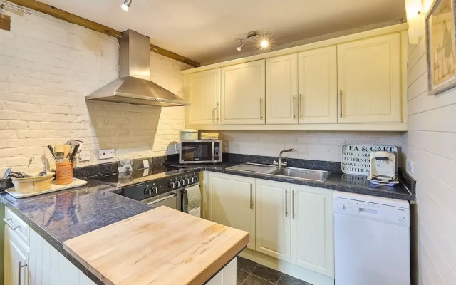 Host Stay Granary Barn