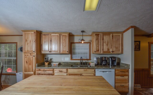 Knotty Pines 3 Bedroom House