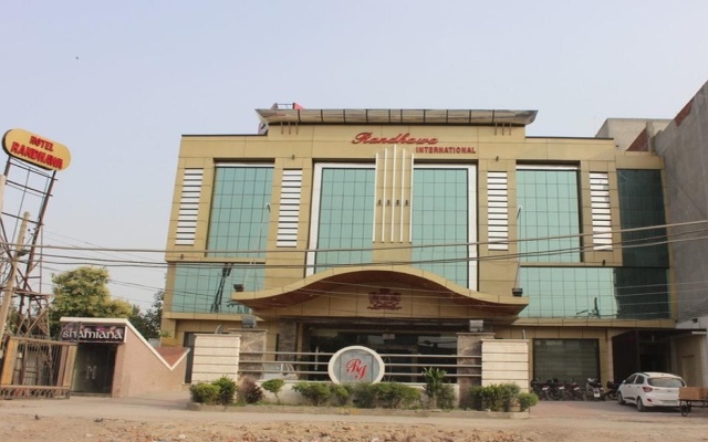 Hotel Randhawa International