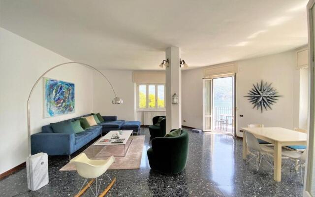 Large Apartment 200 m2 Fantastic View on Lake Como