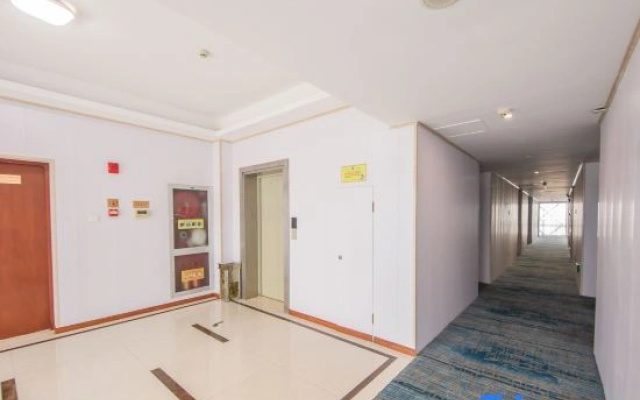 Lezhou Business Hotel (Zhoushan Shenjiamen Passenger Station)