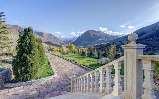 Mountain View Hot Spring Resort