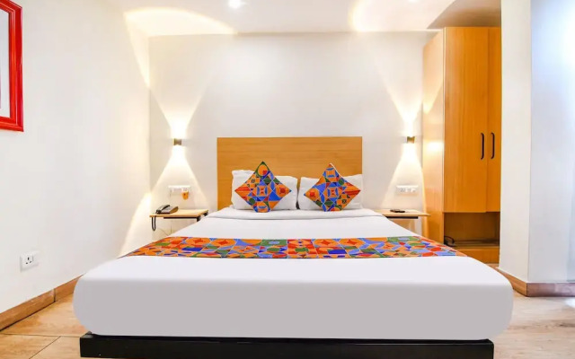 OYO Townhouse 152 Sarat Colony