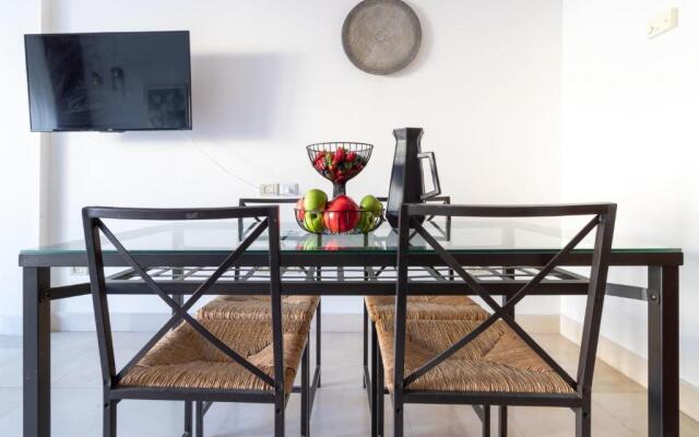 Cosy Studio in Mamilla, free parking up to 5 ppl