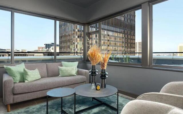 Luxurious 1 Bedroom Apartment With Iconic Mountain Views