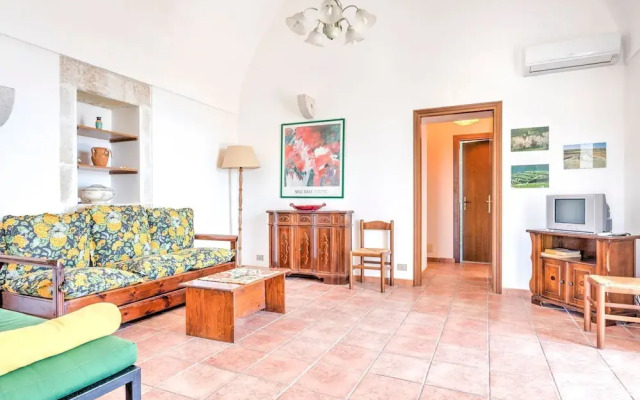 Charming Apartment in Marina di Ragusa With Terrace