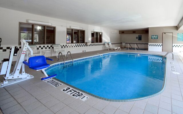 AmericInn by Wyndham Quincy