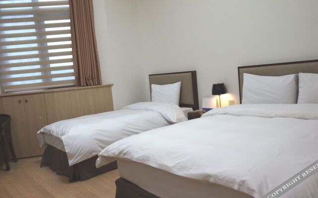 Residence & U