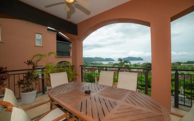 Altavista 5D 3 Bdr 2 bth Ocean View Condo