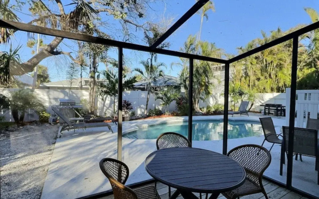 Holiday House 1