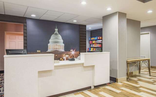 La Quinta Inn & Suites by Wyndham DC Metro Capital Beltway