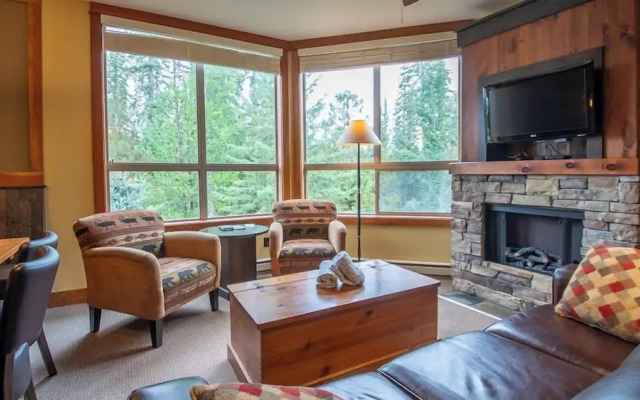 Timberline Lodges by Fernie Lodging Co