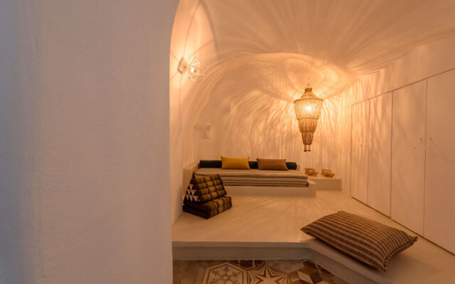 Solstice Luxury Suites