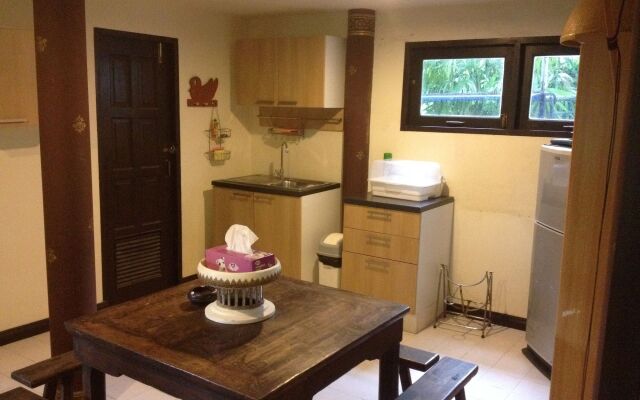 Ban Keaw Villas