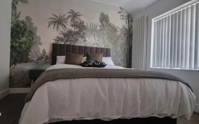 Modern 3bed House in Slough