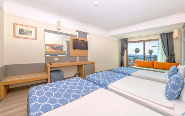 Курорт Meder Resort Hotel