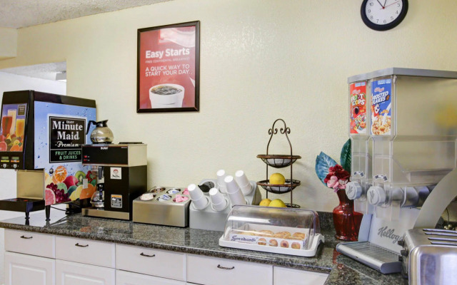 Econo Lodge San Marcos University Area