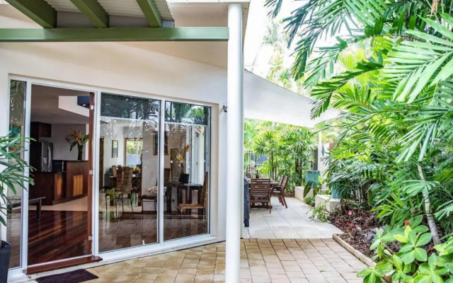Four Mile Beach Retreat