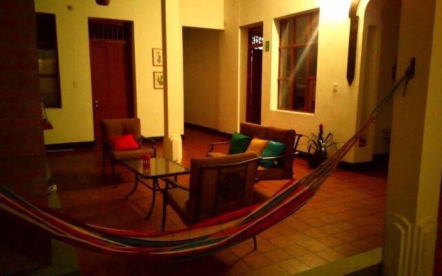 Tikay Cafe Hostel