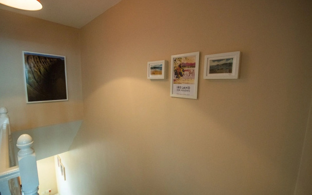 Modern Central Three Bedroom House