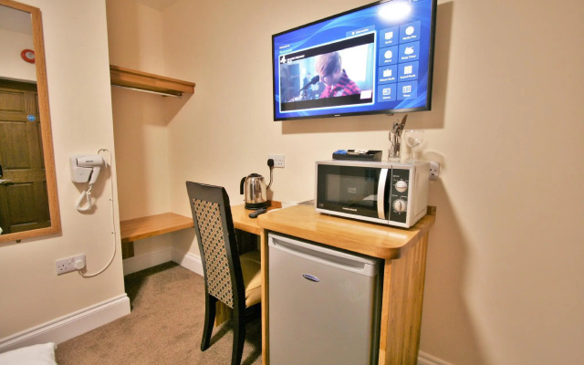 Central Studios Albion Street by RoomsBooked
