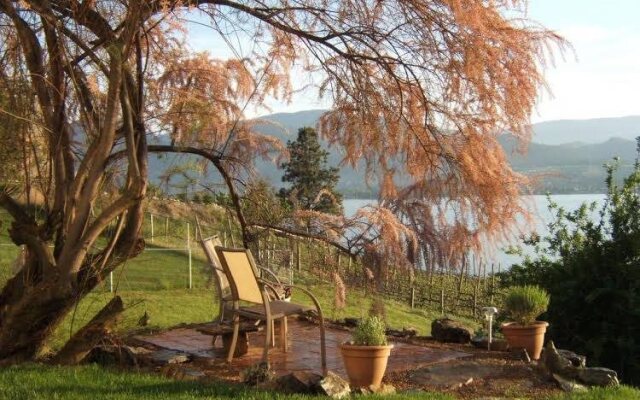 Naramata Suite Dreams Bed and Breakfast