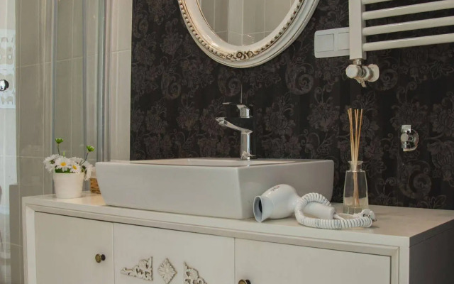 Room Room Boutique Hotel