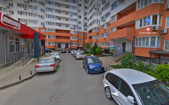 Apartments on 46 Zipovskaya Street