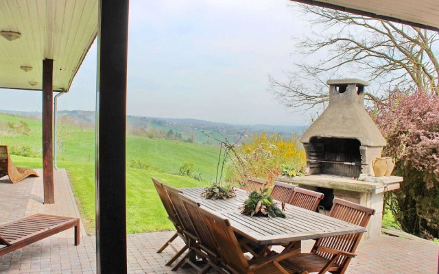 Cozy Holiday Home in Somme-leuze