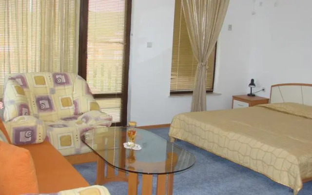 Golden Fish Family Hotel