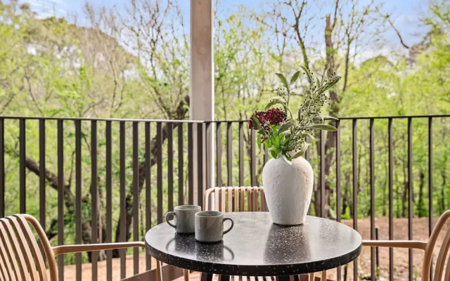Brand-new 2-bed With Rooftop Access