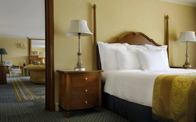 Cairo Marriott Hotel & Omar Khayyam Casino