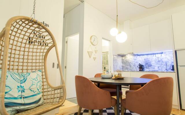 Janelas de São Bento by Porto City Hosts