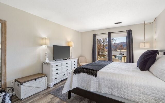 Kim's Dream Retreat - In the Heart of the Ozarks